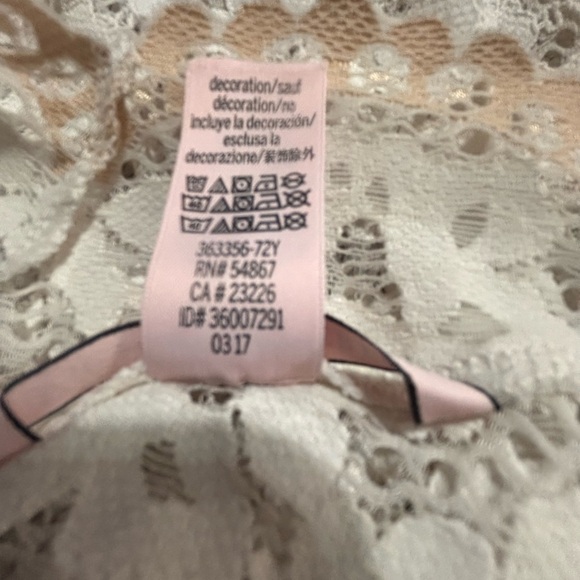 Victoria’s Secret Lace Romper Adjustable Straps size Medium - Picture 3 of 3
